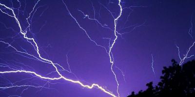 How do physical phenomena differ from chemical ones?